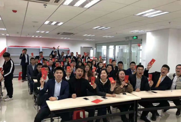 急招电话专员多名